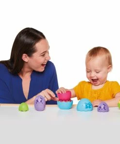 TOMY Hide & Squeak Nesting Eggs -toystore-shop E73080 3 60343.1582003771
